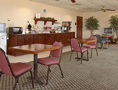 Hotel Super 8 By Wyndham Indianola Exteriér fotografie